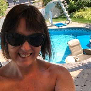 Meet your Posher, Laurie